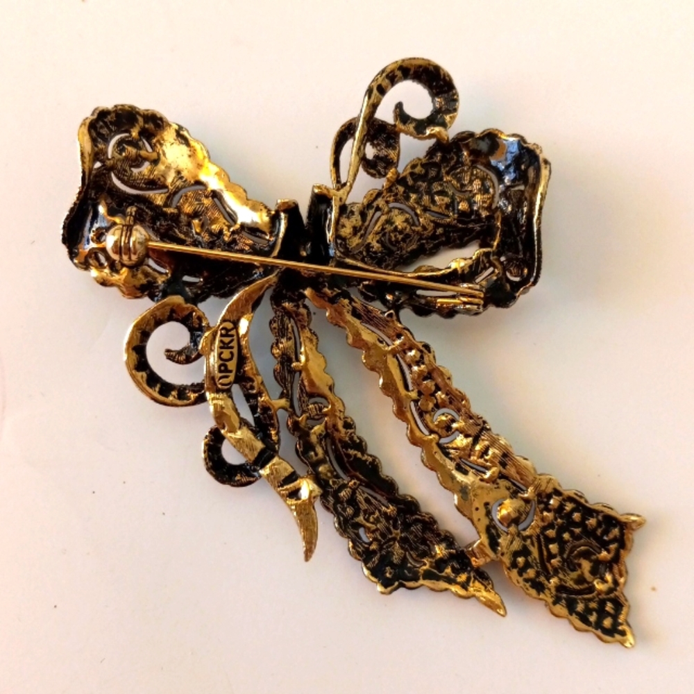 Off Park Collection Crystal Bow Brooch. - Picture 2 of 6